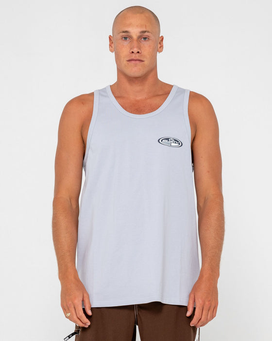 man-wearing-faden-tank-in-smoke-blue