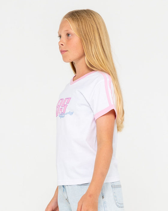 girl-wearing-le-baby-tee-girls-in-white