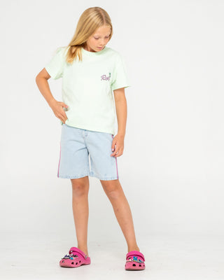 Girl wearing Throwback Standard Tee Girls in Jelly Mint