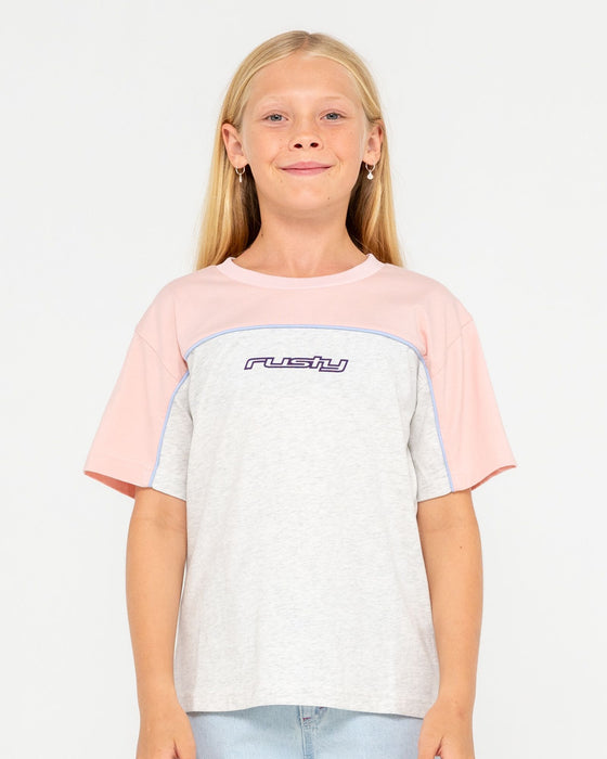 girl-wearing-polar-ops-oversized-tee-girls-in-ice-marle