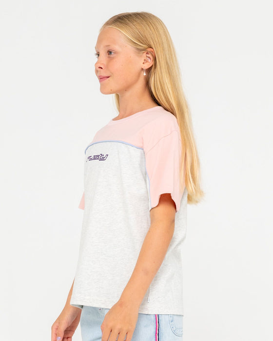 girl-wearing-polar-ops-oversized-tee-girls-in-ice-marle