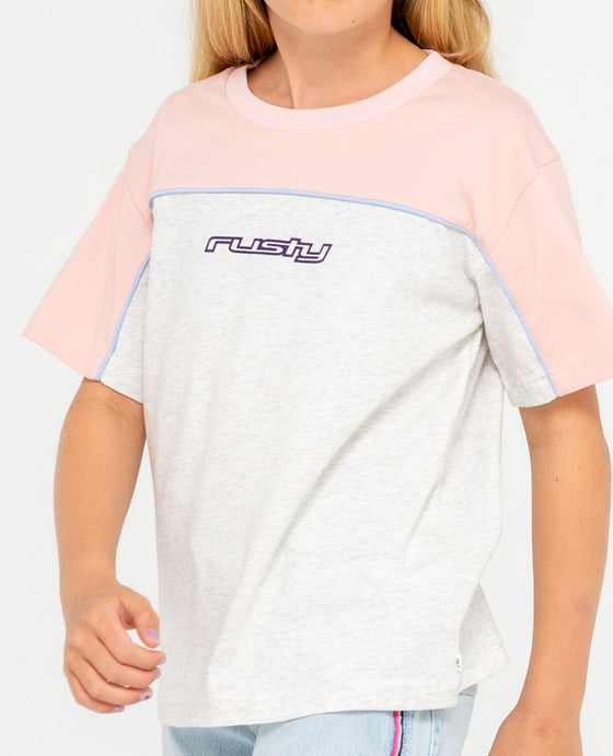 girl-wearing-polar-ops-oversized-tee-girls-in-ice-marle
