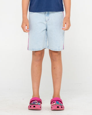Girl wearing Flip Girl Low Rise Wide Leg Denim Jort in Sky Blue Heather 2