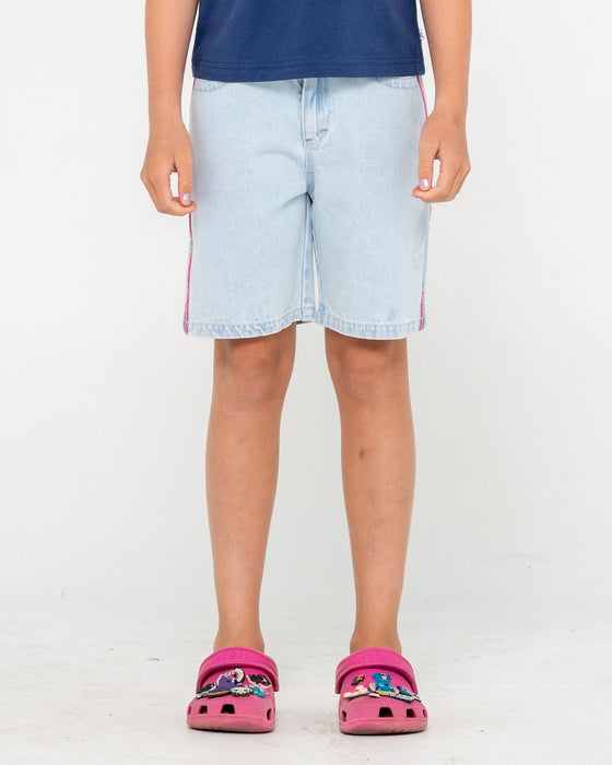 girl-wearing-flip-girl-low-rise-wide-leg-denim-jort-in-sky-blue-heather-2