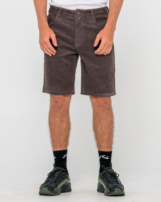 Man wearing Rifts 5 Pkt Short in Dark Choc