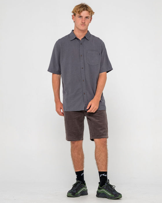 man-wearing-rifts-5-pkt-short-in-dark-choc