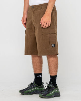 Man wearing Commando Cargo Short in Pinecone