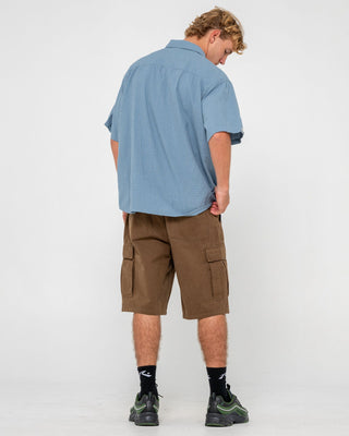 man-wearing-commando-cargo-short-in-pinecone
