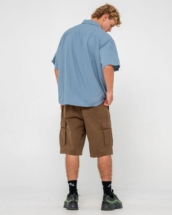 man-wearing-commando-cargo-short-in-pinecone