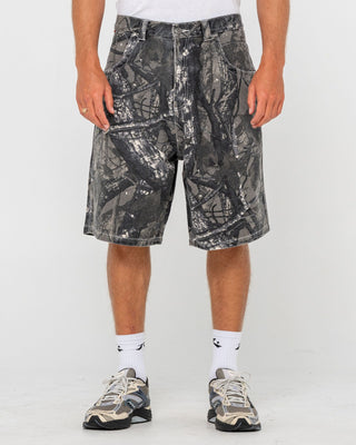 Man wearing Flip Rambo Jort in Grey Camo