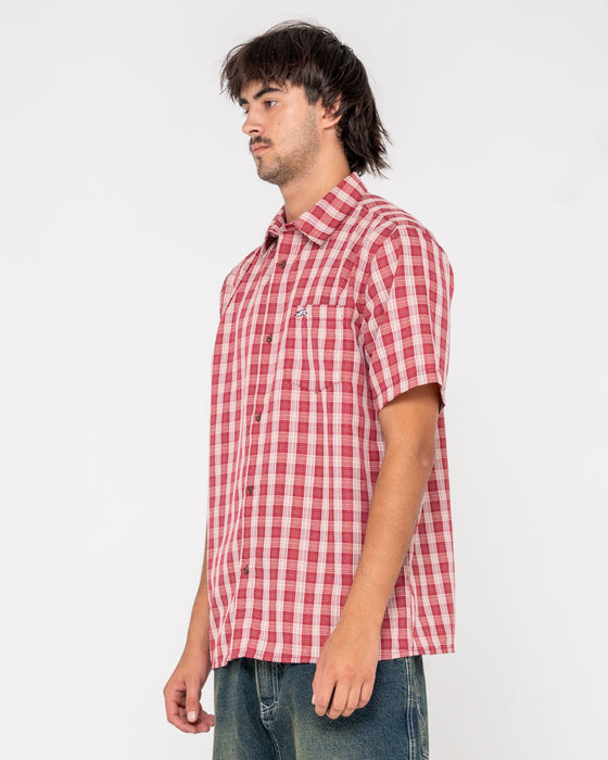 man-wearing-datsun-check-short-sleeve-shirt-in-vintage-red