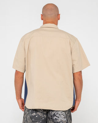 Man wearing Northpoint Short Sleeve Shirt in Oatmeal