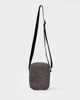 Mens Streamline Sling Bag in Carbon