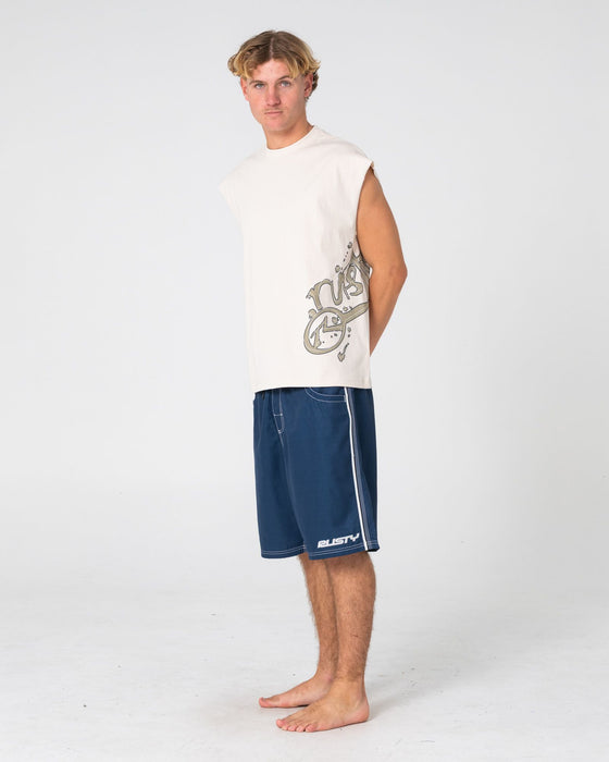 man-wearing-art-attack-muscle-in-cream