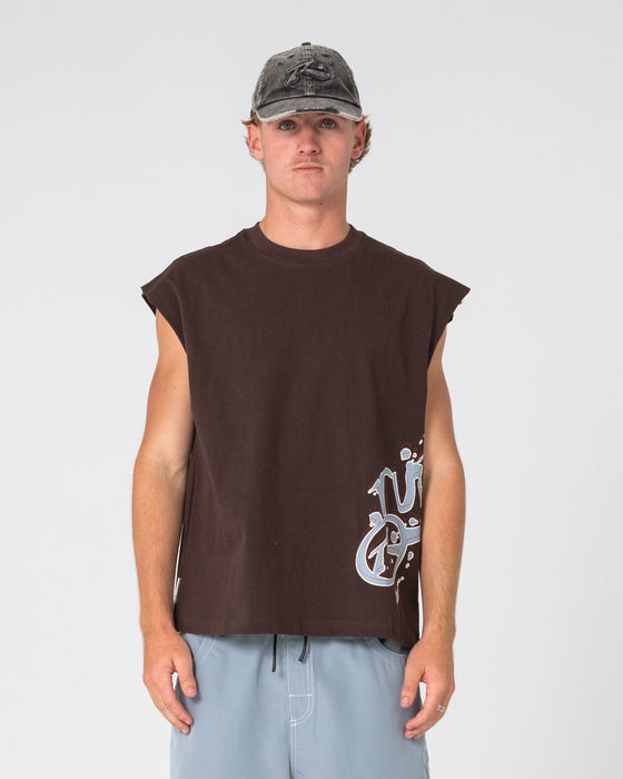 man-wearing-art-attack-muscle-in-java