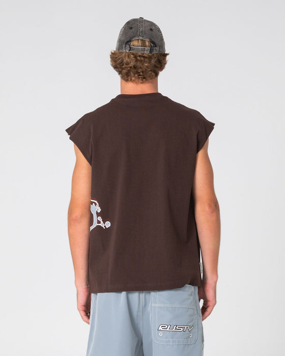 man-wearing-art-attack-muscle-in-java