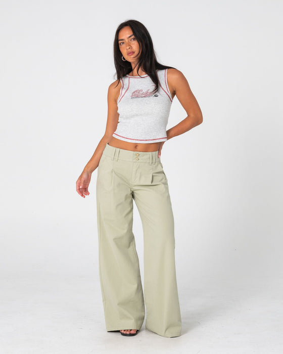 woman-wearing-beverley-low-rise-pant-in-eucalyptus