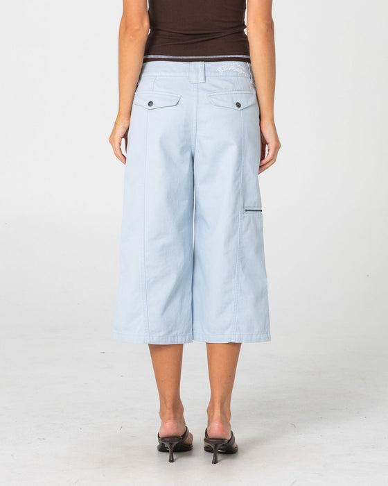 woman-wearing-it-gyrl-low-rise-capri-cargo-pant-in-pastel-blue