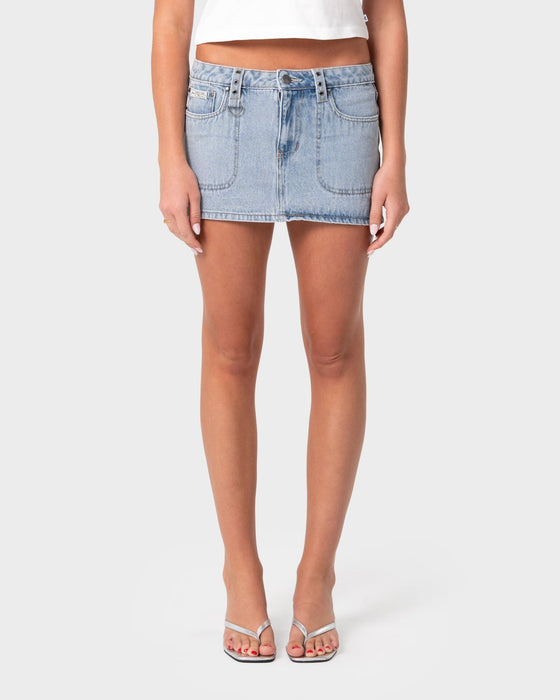 woman-wearing-alley-low-rise-denim-mini-skirt-in-true-blue