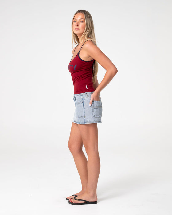 woman-wearing-tank-girl-contrast-staple-singlet-in-cranberry-navy