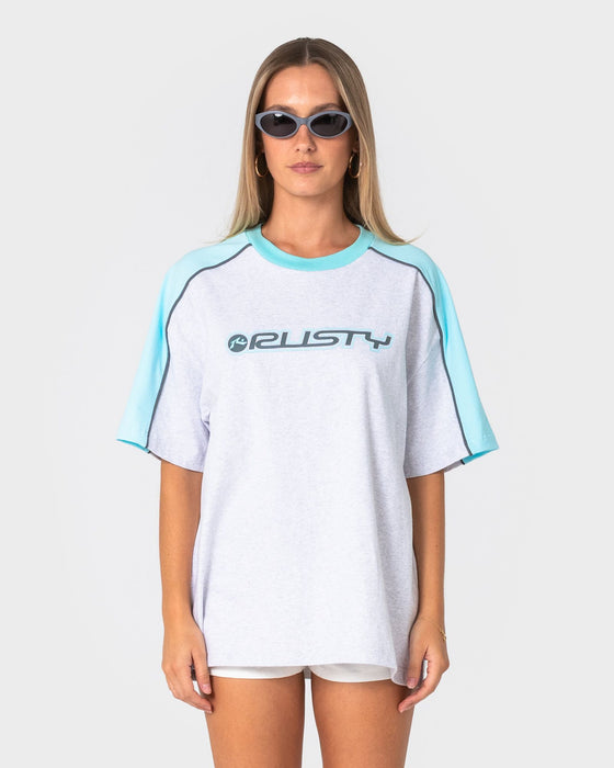 woman-wearing-timmy-target-220-oversize-tee-in-ecru-marle-aqua