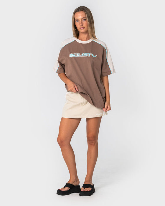 woman-wearing-timmy-target-220-oversize-tee-in-mushroom-aqua