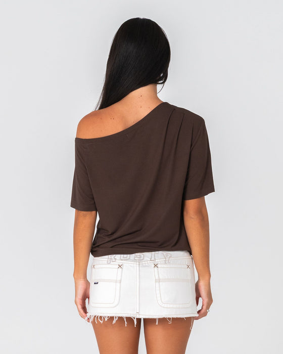 woman-wearing-sally-slouch-off-shoulder-tee-in-java