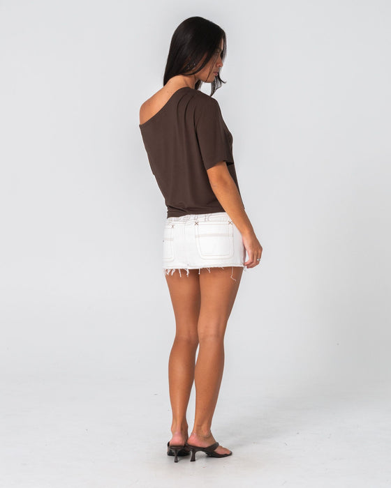 woman-wearing-sally-slouch-off-shoulder-tee-in-java