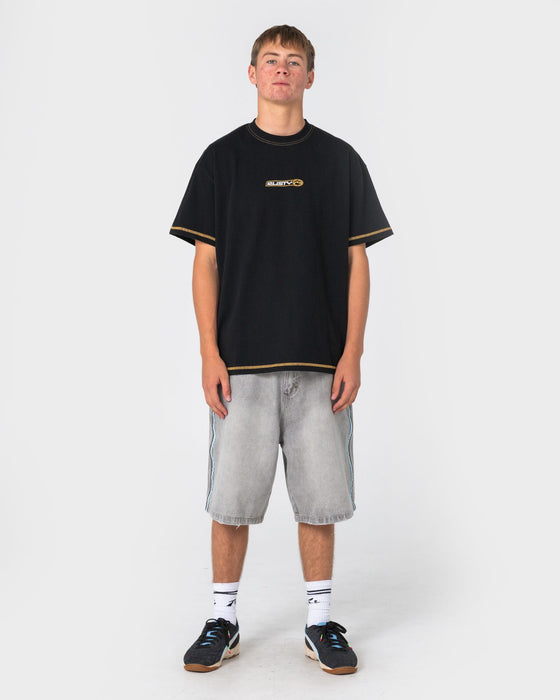man-wearing-bus-down-short-sleeve-tee-in-black-2