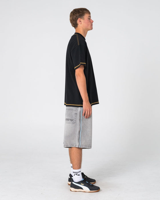 man-wearing-bus-down-short-sleeve-tee-in-black-2
