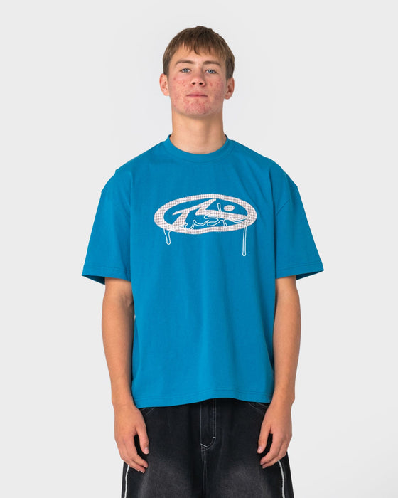 man-wearing-picky-short-sleeve-tee-in-petrol-blue