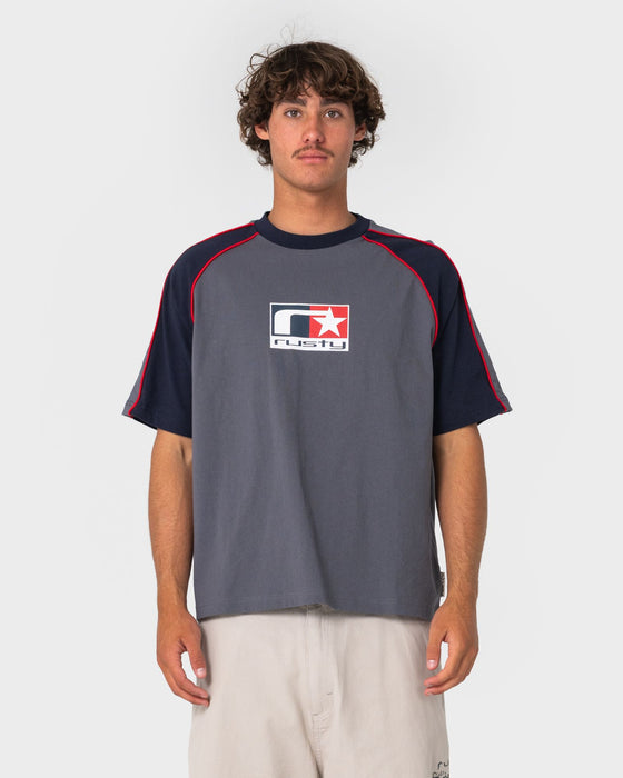 man-wearing-tekka-short-sleeve-tee-in-steel