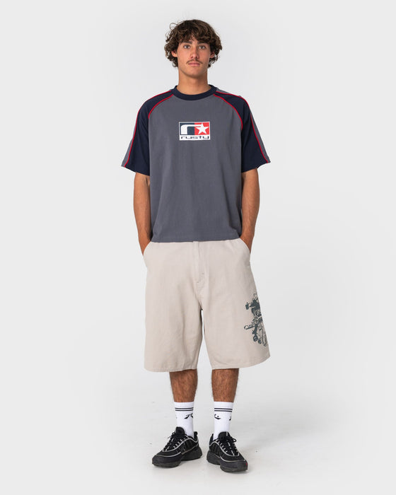 man-wearing-tekka-short-sleeve-tee-in-steel