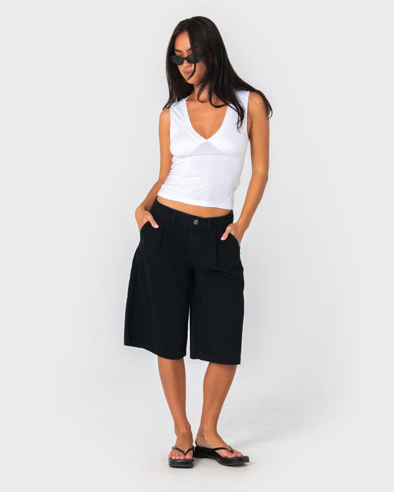 woman-wearing-larry-low-rise-relaxed-jort-in-black