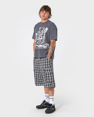 man-wearing-screwdriva-elastic-cargo-short-in-black