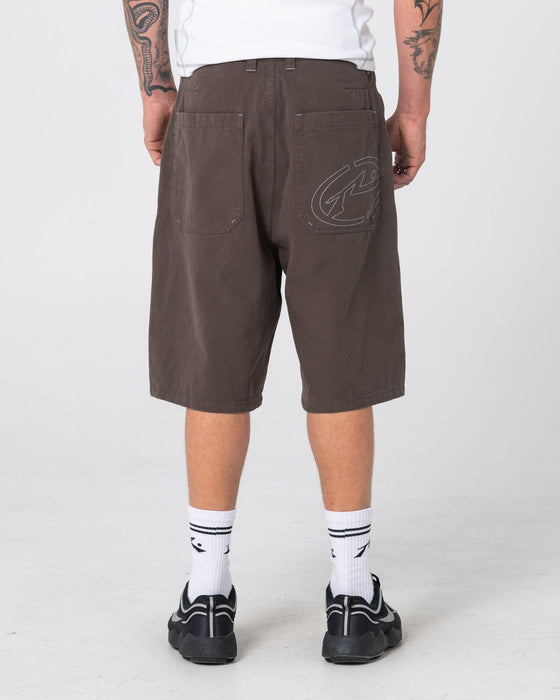 man-wearing-enigma-pleated-short-in-seaweed