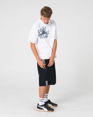 Man wearing 8-ball Elastic Cargo Short in Black