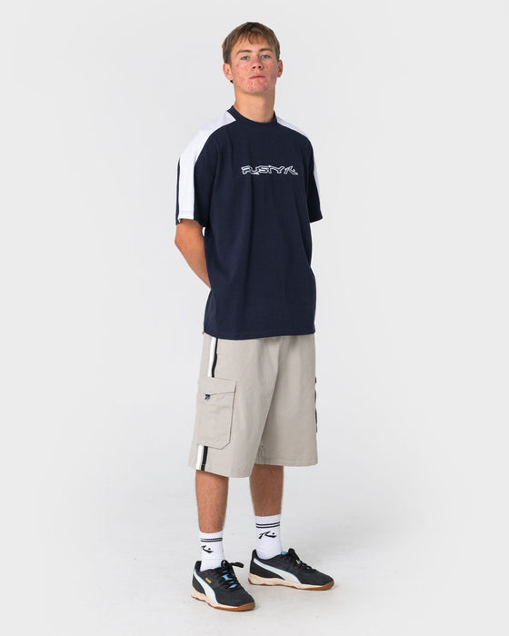 man-wearing-8-ball-elastic-cargo-short-in-stone-grey