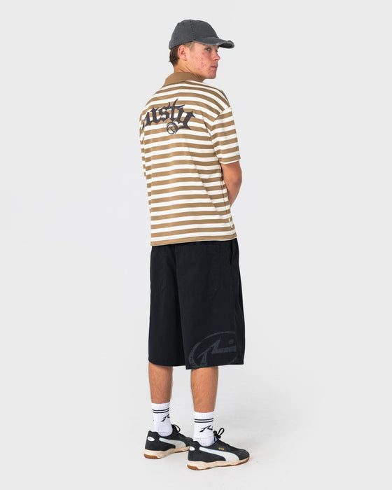 man-wearing-banshee-elastic-pleated-short-in-black