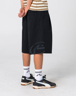 Man wearing Banshee Elastic Pleated Short in Black