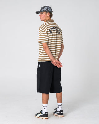 Man wearing Banshee Elastic Pleated Short in Black