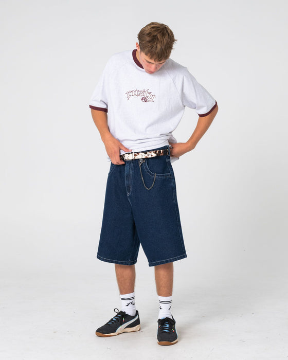 man-wearing-turbo-2-0-baggy-jort-in-indigo
