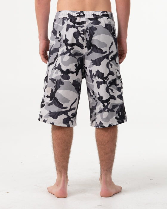 man-wearing-tropik-25-baggy-camo-boardshort-in-ultimate-grey