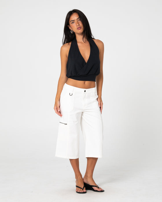 woman-wearing-it-gyrl-low-rise-capri-cargo-pant-in-white