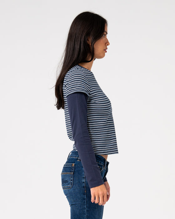 woman-wearing-18-degrees-mock-layer-stripe-tee-in-navy-blue