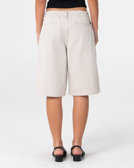 woman-wearing-clifford-low-rise-bermuda-short-in-stone