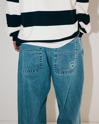 Man wearing Flip Daddy Tapeless Jean-middy Blue in Middy Blue