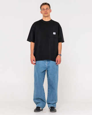 man-wearing-flip-daddy-tapeless-jean-middy-blue-in-middy-blue