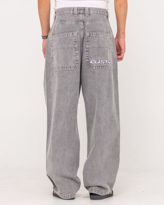 Man wearing Flip Daddy 2.0 Jean-london Summer in London Summer / Grey