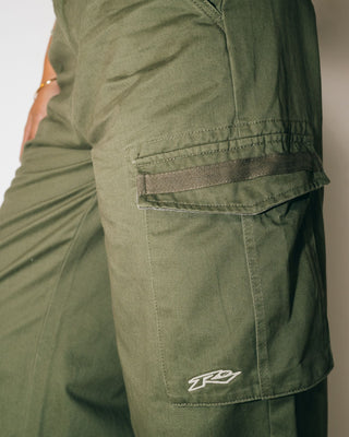 Woman wearing Tank Girl Low Rise Wide Fit Cargo Pant in Shadow Army 2